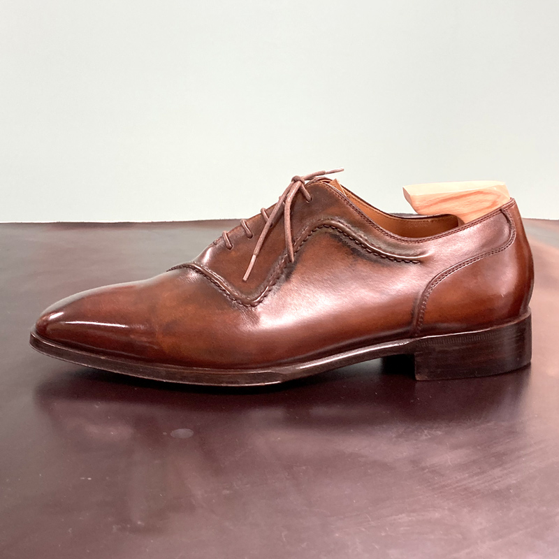 コルドヌリ・アングレーズを装着した靴のイメージです。