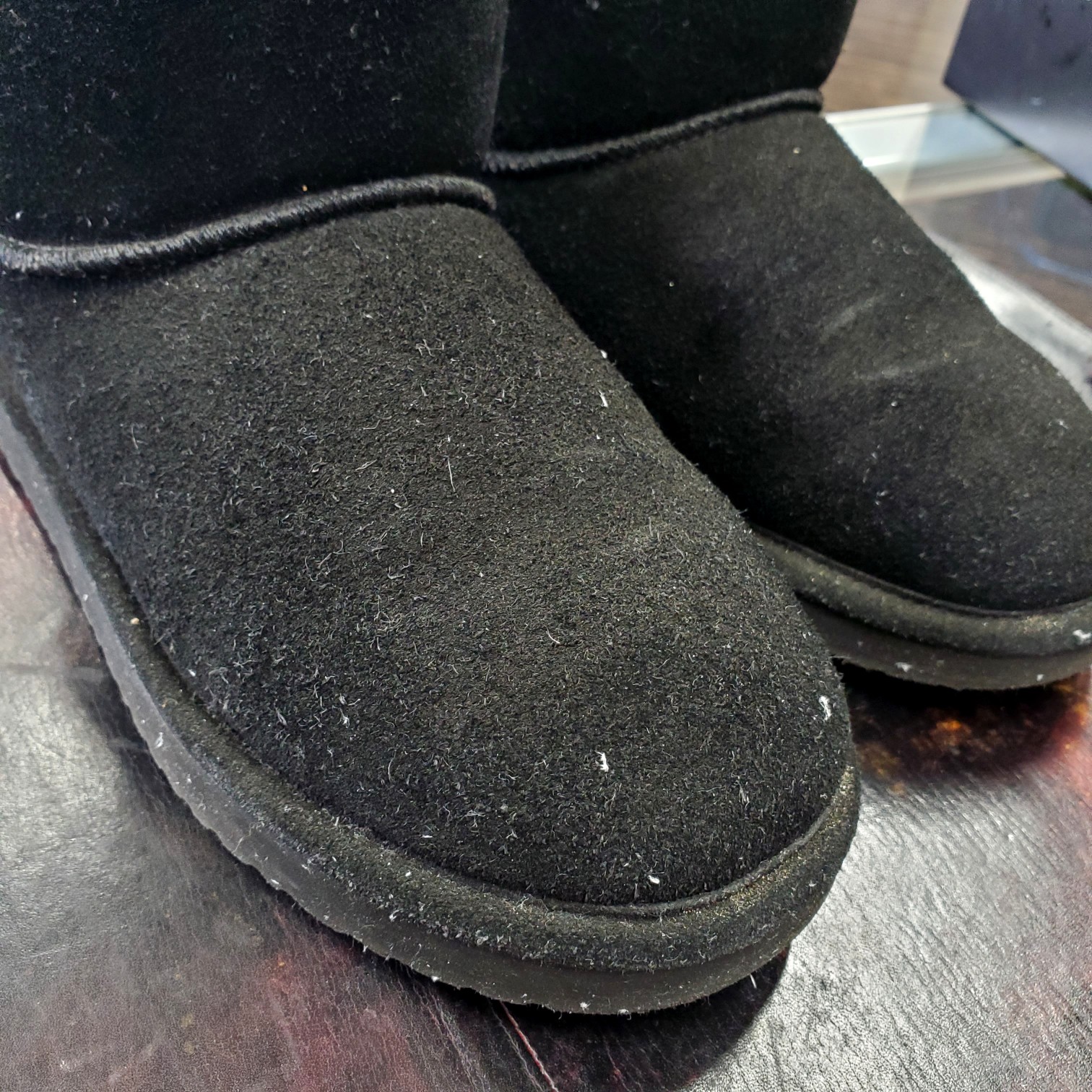 【ムートン】冬のふわふわ素材の簡単お手入れ術！【ボア・ファー】– 新人スタッフ成長日記 | ShoesLife（シューズライフ）| 革靴・革製