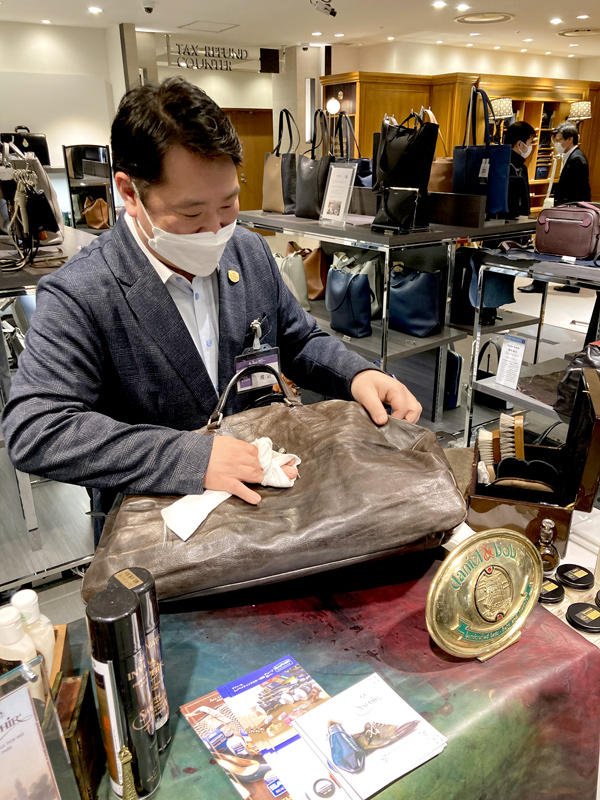 神奈川県逗子市にショップを構える、Shoeshine Chum‘s Bar渡辺 力さん