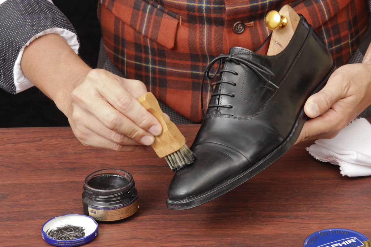 革靴のお手入れの基本“サフィール流シューケア術”