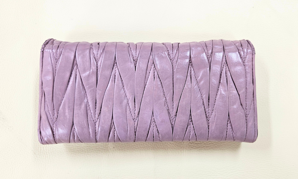 miumiuの財布の色補修