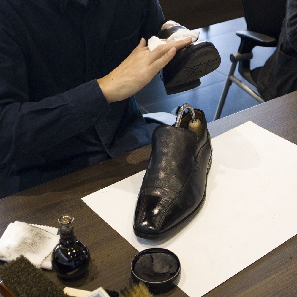 ワックスの下地にさらに重ね塗り。状況変化の見極めを掴む