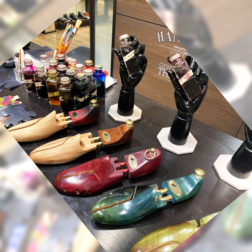 パティーヌされたシューツリーのイメージサンプル