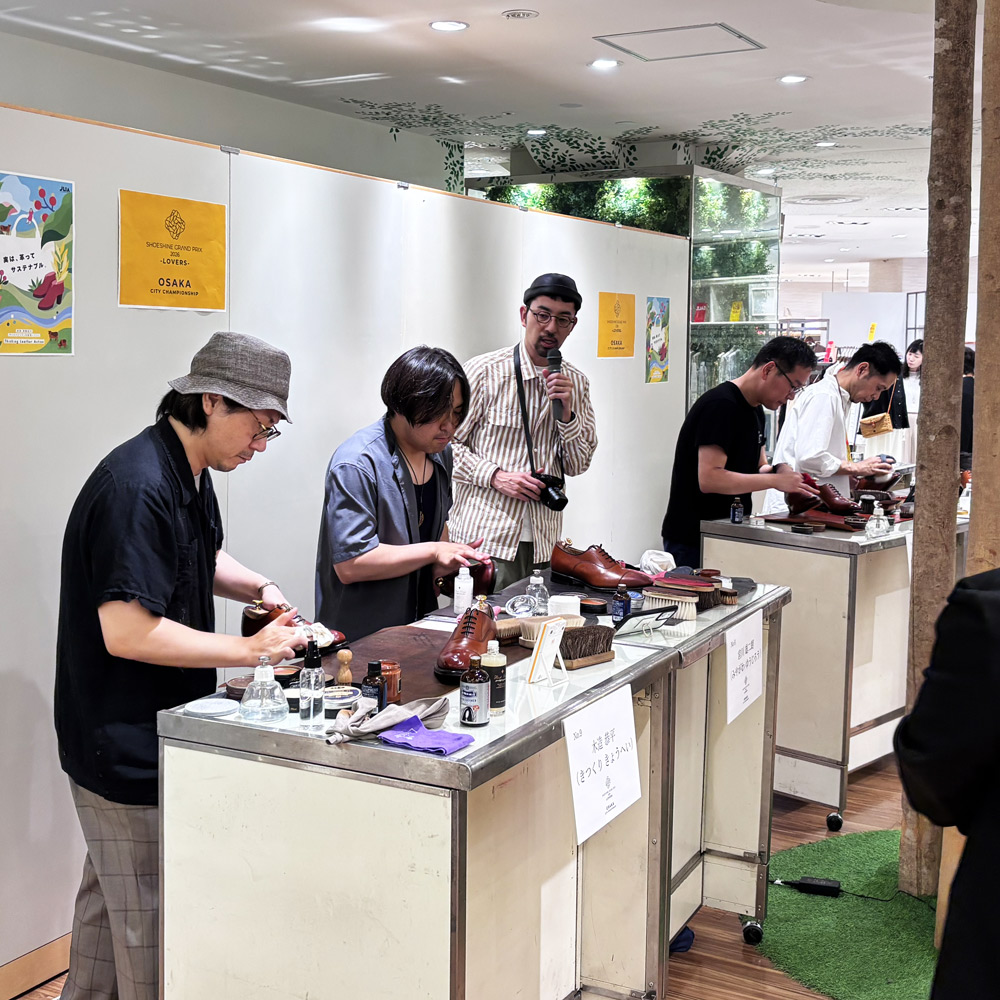 緊張感溢れる会場と競技に集中する出場者