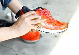 スニーカーの手入れ